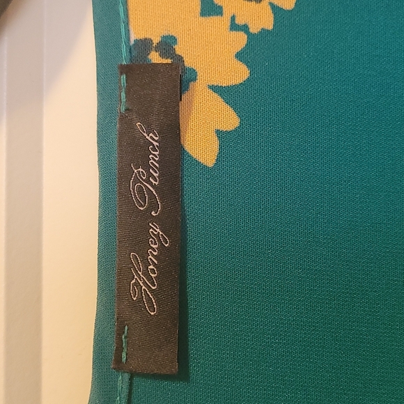 Dress - Picture 3 of 4